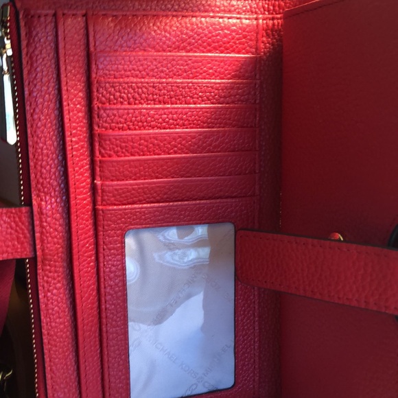Flash Sale💥💥Michael Kors wallet/wristlet. Beautiful red!!!! Price firm - Picture 7 of 16